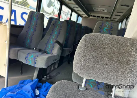 2011 Ford F550 Super Duty z USA, uszkodzony, nr VIN 1FDGF5GT6BEC54923